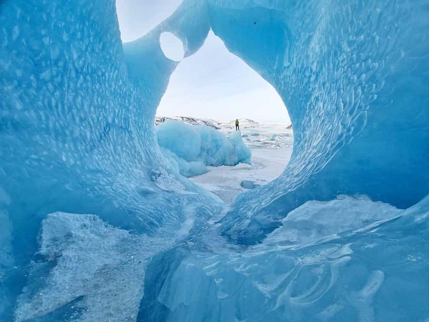 2-Day South Coast, Blue Ice Cave, Glacier Lagoon Tour - Northern Lights reality check: why the timing and overnight choice helps