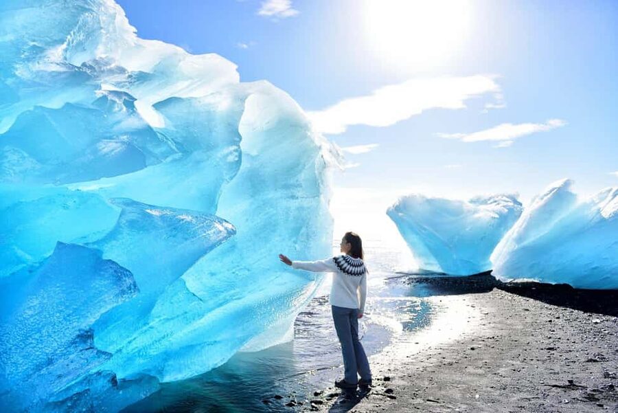 2-Day South Coast, Blue Ice Cave, Glacier Lagoon Tour - Day 1 ends at a country hotel near Jökulsárlón, which matters more than you think