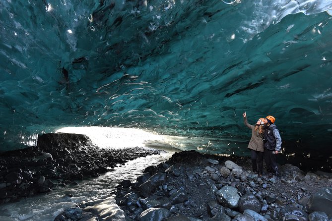 4 Day Blue Ice Cave, South Coast, Golden Circle, Snæfellsnes & Northern Lights - Packing for cold comfort: rentals, layers, and not freezing mid-photo