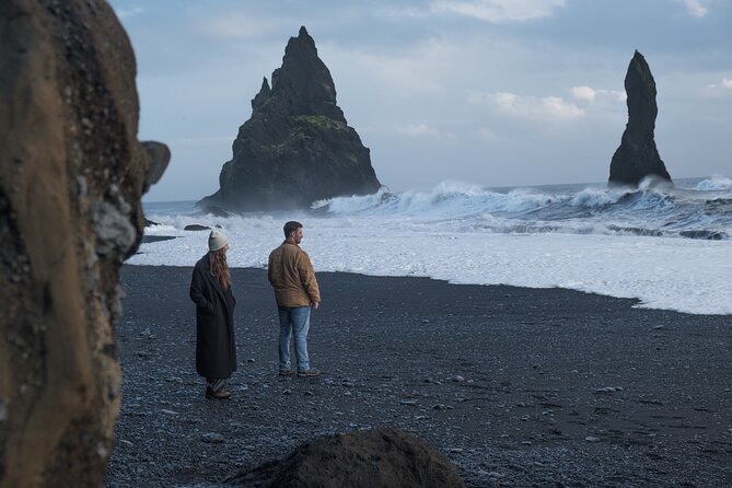 6-day Ultimate Iceland Tour: Photography and Northern Lights - Day 3: Seals, Singing Caves, Basalt Cliffs, and Kirkjufell Photo Magnetism