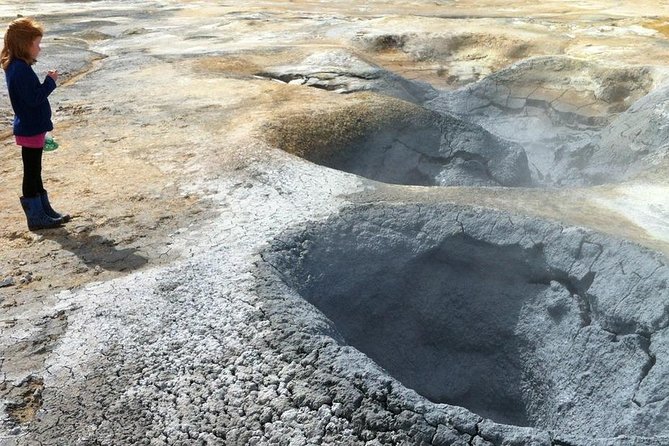 7 Day Around Iceland Tour- PRIVATE TOUR - Golden Circle essentials: Þingvellir, Geysir, and Gullfoss at walking speed