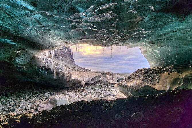Blue Ice Cave Exploration from Jökulsárlón (Small Group Tour) - The Guide Makes It Click: Safety, Stories, and Photo Help