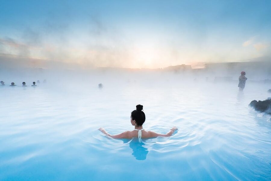 Blue Lagoon: Admission Package with Drink, Towel, and Mask - Check-in to locker mode: the wristband, showers, and first minutes