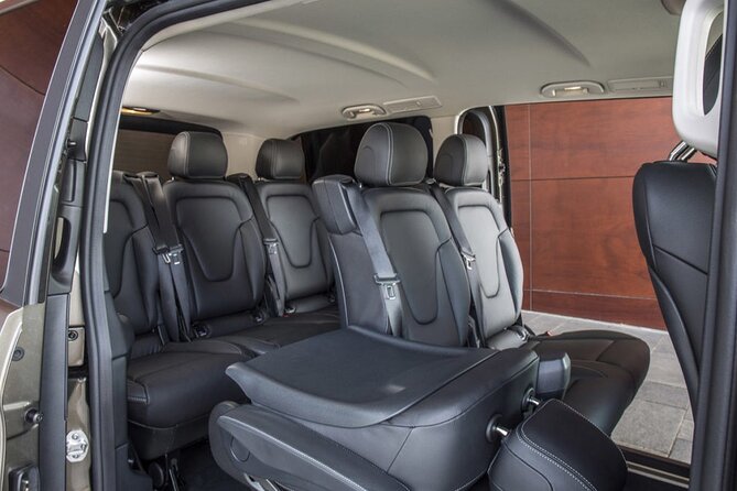 Departure by Luxury Van Reykjavik City to Reykjavik Airport KEF - FAQ