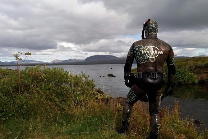 Freedive Silfra Half Day Tour - Meeting at Vallarvegur and getting gear on fast