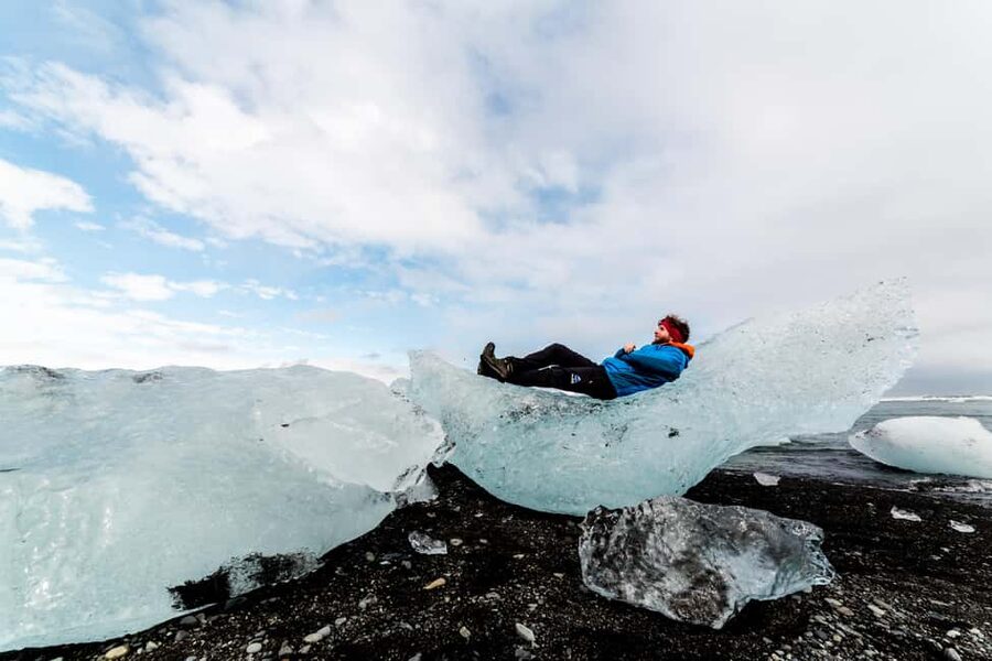 From Reykjavík: 2-Day South Coast Adventure - Vík lunch break, then the drive into Vatnajökull’s orbit