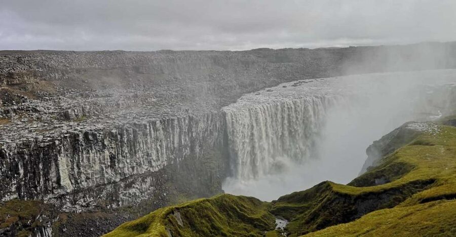 From Reykjavík: 4, 5, 6 or 7-Day Small-Group Ring Road Tour - Day 1 South Coast: waterfalls, black sand, and geothermal bread