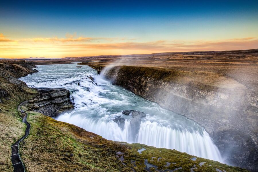 From Reykjavik: Best of Golden Circle Guided Tour - Þingvellir National Park: where two continents pull apart