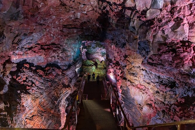 From Reykjavík: Evening Lava Tunnel Tour and Northern Lights Tour - Why this 7:30 pm combo works for Reykjavik nights