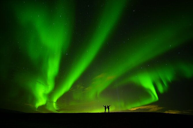 From Reykjavík: Evening Lava Tunnel Tour and Northern Lights Tour - Stop for aurora hunting: flexible locations outside city lights