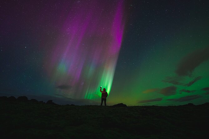 From Reykjavík: Evening Lava Tunnel Tour and Northern Lights Tour - Warm cocoa, blankets, and the photo you do not have to beg for