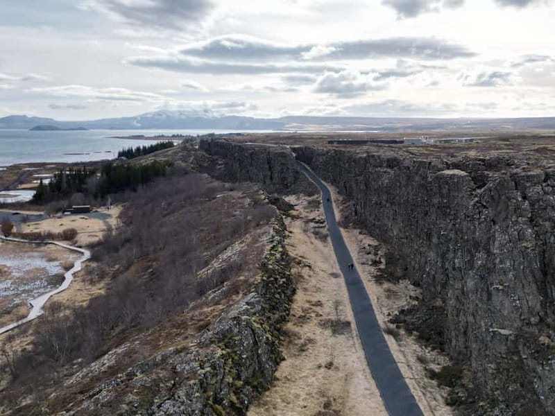 From Reykjavik: Fire And Ice Helicopter Tour with 2 Landings - Stop 2: Hengill Geothermal landing near the volcano
