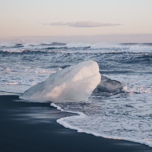 From Reykjavik: Glacier Lagoon Boat Ride, Diamond Beach Tour - A full-day glacier run: why it works even though it is long
