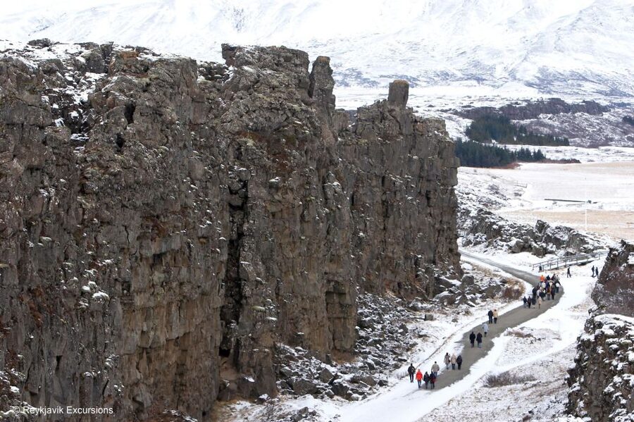 From Reykjavik: Golden Circle and Northern Lights Combo - What to wear and pack for cold, wet, and long waits