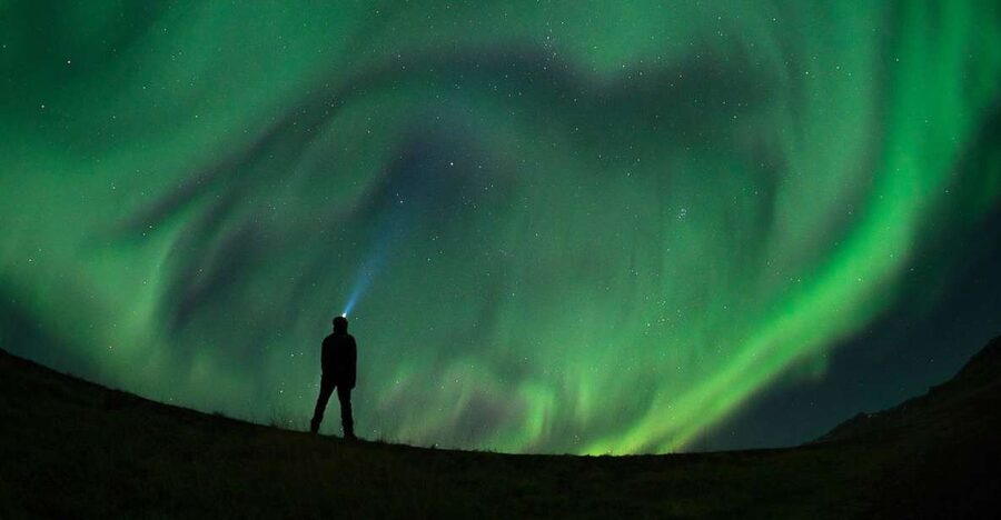 From Reykjavik: Golden Circle and Northern Lights Tour - Geysir Geothermal Area: Hot Springs, Steam, and Stókkur Eruptions