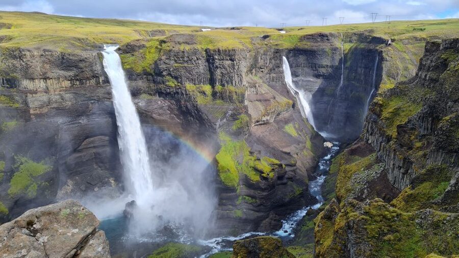 From Reykjavik: Highlands Jeep Tour & Landmannalaugar Hike - The Landmannalaugar hike: 2 to 3 hours, geothermal colors, real minerals