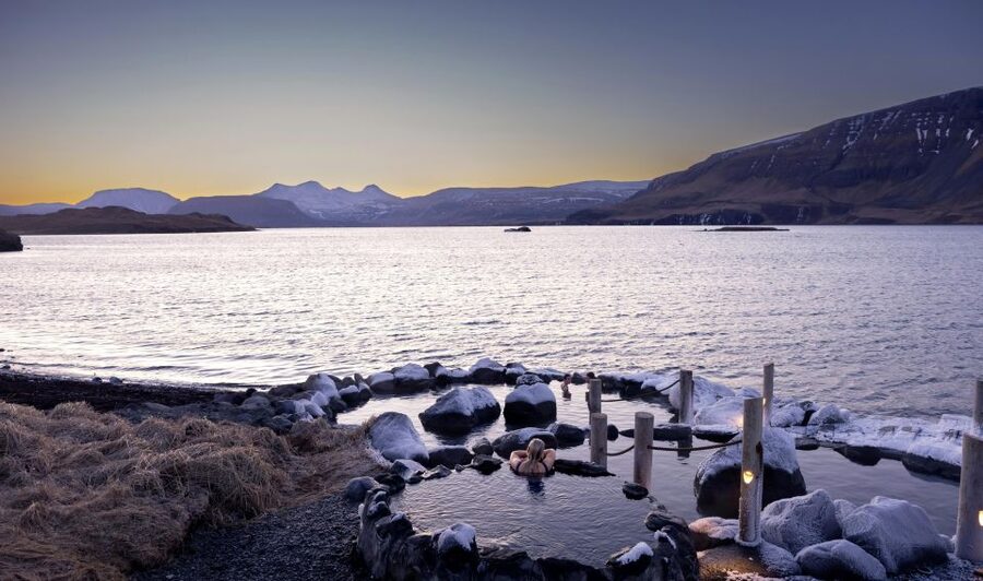 From Reykjavik: Hvammsvík Hot Spring with Transportation - Winter and Night Tips: Northern Lights Chances and Slippery Walkways