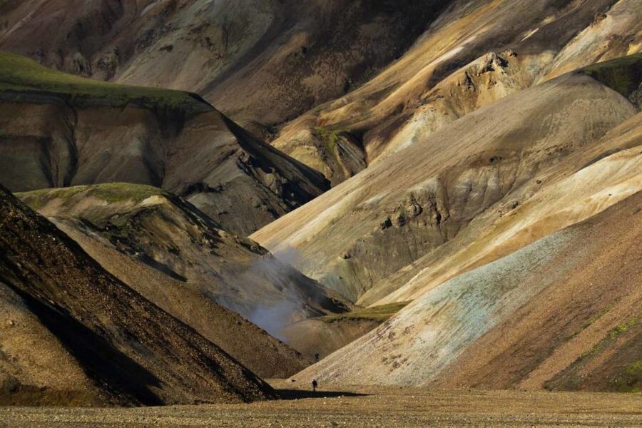 From Reykjavik: Landmannalaugar Day Tour by Luxury Jeep - Heading into Landmannalaugar: colored mountains and steaming river valleys