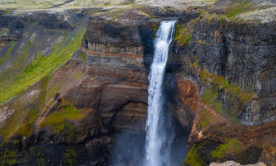 From Reykjavik: Landmannalaugar & Háifoss Waterfall Tour - Entering Landmannalaugar: The Lauga-Loop Hike That Builds Momentum