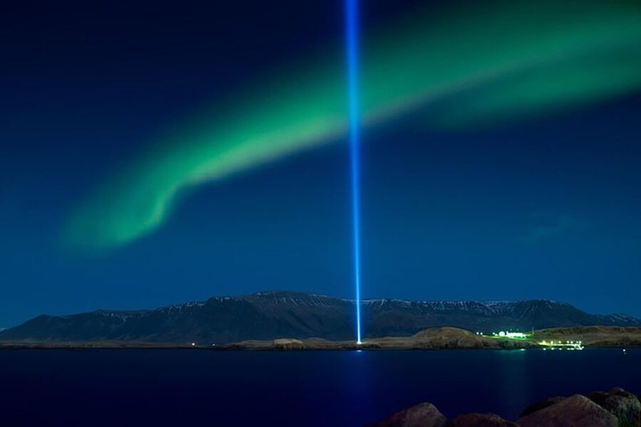From Reykjavik: New Years Fireworks by Boat - Finding your best view, how the panoramic decks work in practice