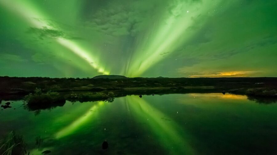 From Reykjavik: Northern Lights Boat Cruise - Meeting at Geirsgata 11 and dressing like you mean it