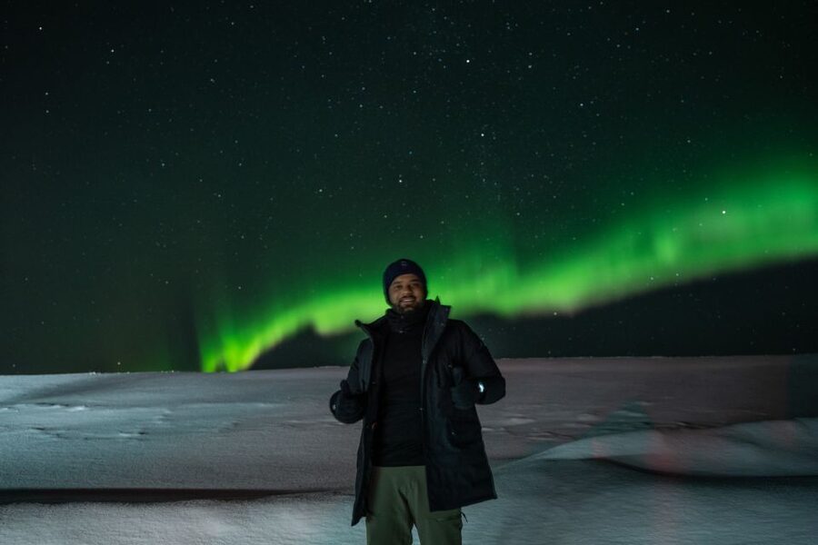 From Reykjavik: Northern Lights Guided Tour with Photos - Duration and group size, what it feels like at night