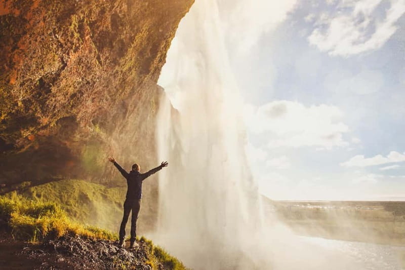 From Reykjavík: South Coast Highlights Day Tour - Seljalandsfoss and Gljúfrabúi: Walking Toward the Water