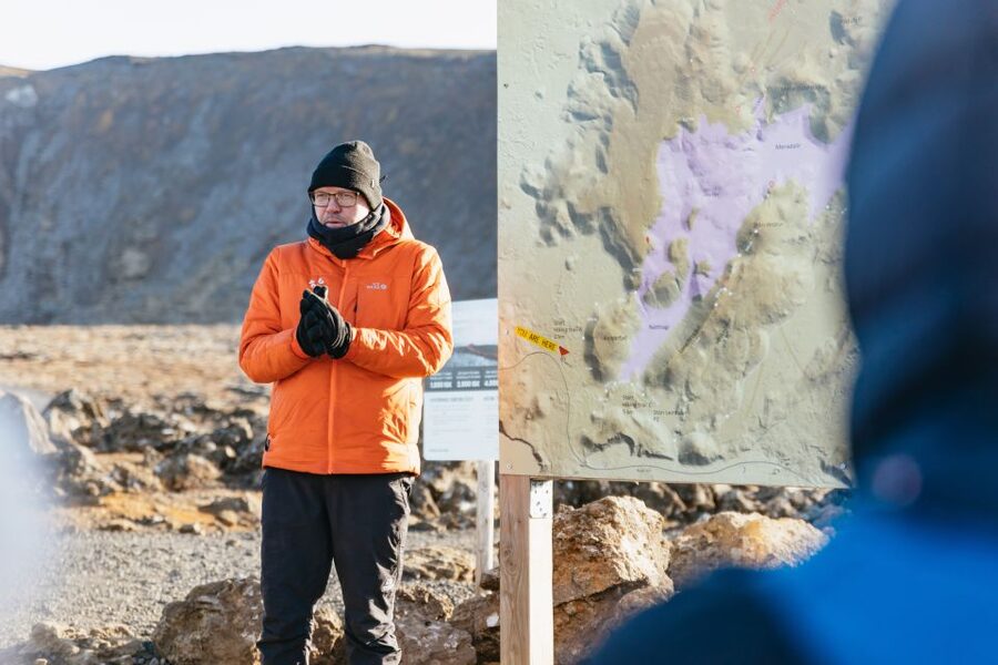 From Reykjavík: Volcanoes and Blue Lagoon Day Trip - The main hike: Litli Hrutur and the Geldingadalur eruption sites