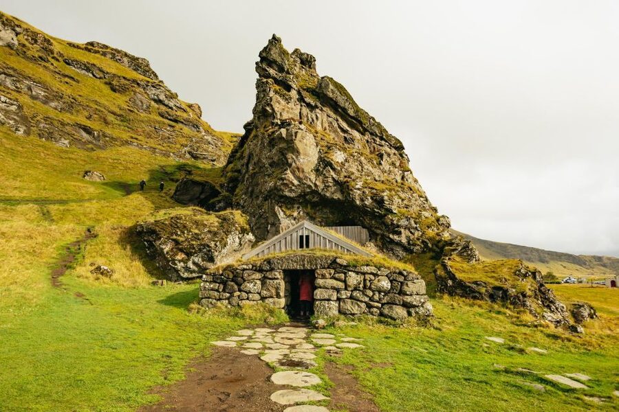 From Reykjavík: Waterfalls, Black Beach & Glacier Day Trip - Glufrabui and Irafoss: the smaller waterfalls that change the pace
