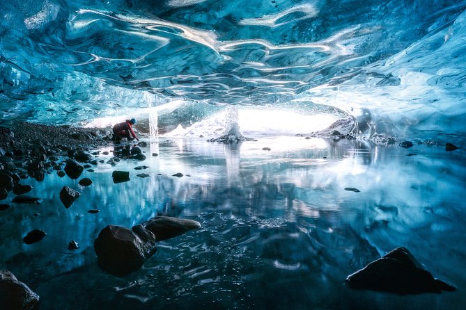 Glacier and Ice Cave Private Photoshoot - 15 Shot Photo Package - Value and logistics, without the fine-print headaches