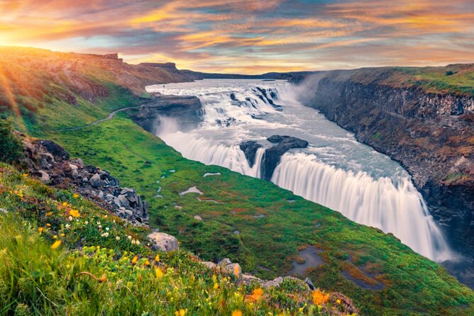Golden Circle - Gullfoss Waterfall: the 32-meter drop and the spray walk