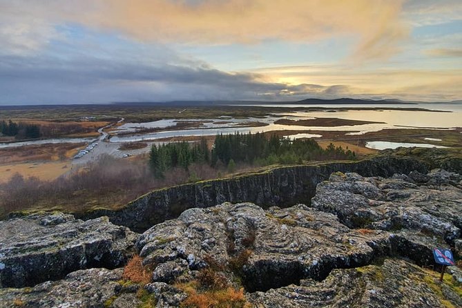Golden Circle and Kerid Volcanic Crater Small-Group Day Tour - Stop 1: Þingvellir National Park and That Tectonic Plate Moment