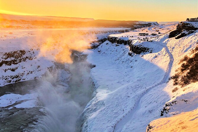 Golden Circle, Fridheimar Farm & Horses Small Group Tour from Reykjavik - Stop 1: the Golden Circle loop, then Kerið’s milky blue crater