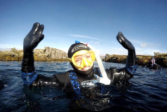 Golden Circle & Snorkeling in Silfra From Reykjavík with Free Photos - Guides, Group Size, and What “Small Group” Means in Real Life