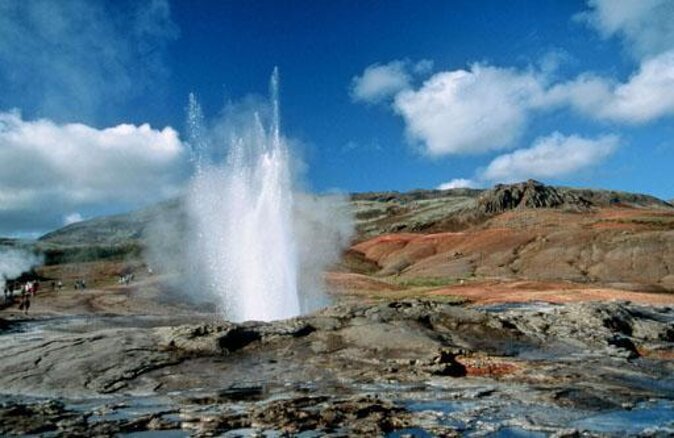 Golden Circle Super-Jeep Tour and Snowmobiling from Reykjavik - Key things that make this tour work