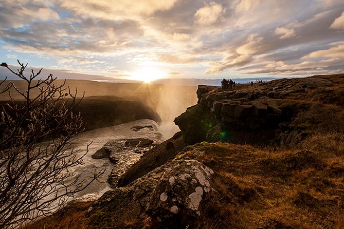 Golden Circle, Volcano Crater and Blue Lagoon Small-Group Tour - Stop 3: Strokkur, the Geyser That Actually Performs