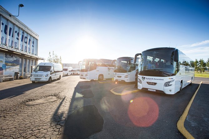Iceland: Airport Transfers between Keflavik and Reykjavik Hotels - WiFi and Chargers: Nice Extras, With One Common-Sense Tip