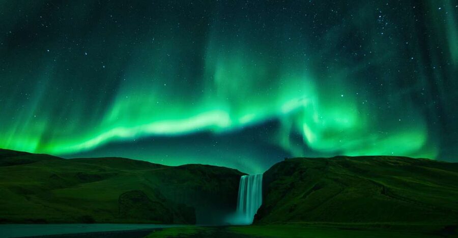 Iceland: South Coast and Northern Lights Tour - The bus ride itself: Wi-Fi, chargers, and a guide that helps you keep up