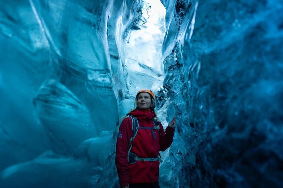 Jökulsárlón: Crystal Ice Cave Super Jeep Tour - The Walk Onto the Glacier: What Easy Access Means in Real Life