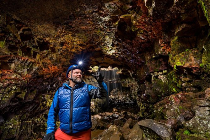 Lava Tunnel Tour Including Transfers from Reykjavik - The ride out of Reykjavik, and why round-trip matters