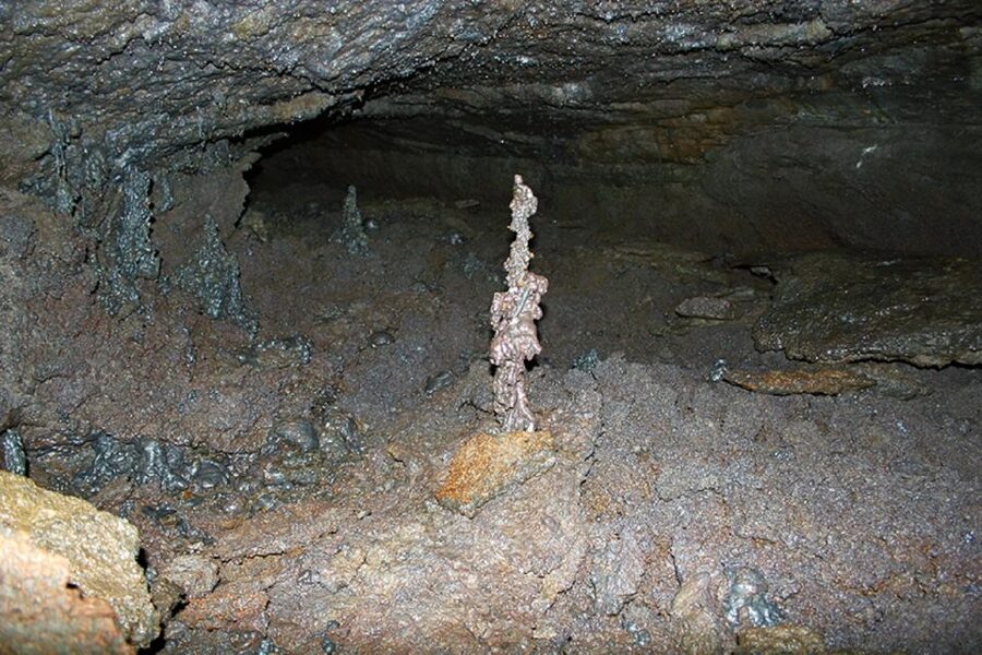 Leidarendi Cave: Lava Tunnel Caving from Reykjavik - Entering Leiðarendi: from “out there” to pitch black underground