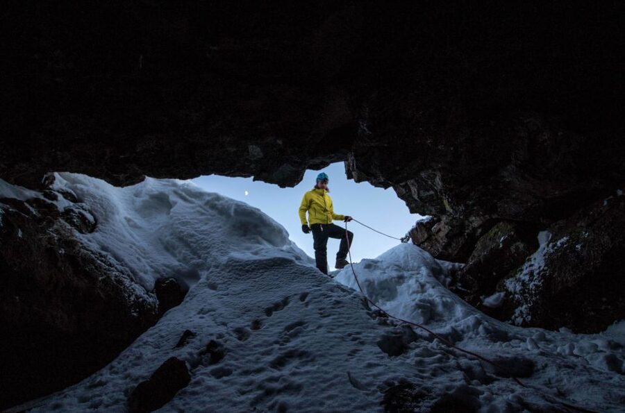 Leidarendi Cave: Lava Tunnel Caving from Reykjavik - Guides, group size, and why English explanations are worth it