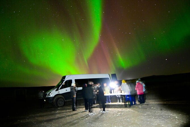 Northern Lights 4x4 Tour with Pastries and Cocoa from Reykjavik - The real itinerary: what your evening looks like from pickup to drop-off