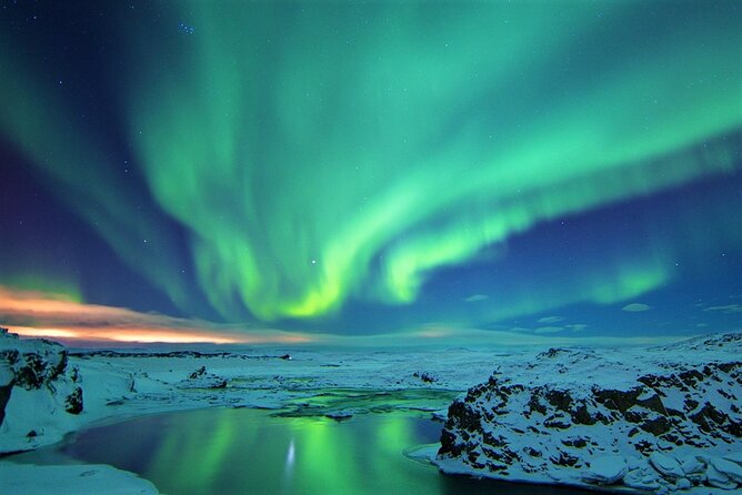 Northern Lights Bus Tour from Reykjavik with Hot Chocolate - WiFi, Bus Comfort, and the Group Size Reality