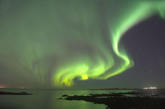 Northern Lights Cruise from Downtown Reykjavik - From Elding Whale Watching to Faxafloí Bay: How the 2-Hour Night Plays Out