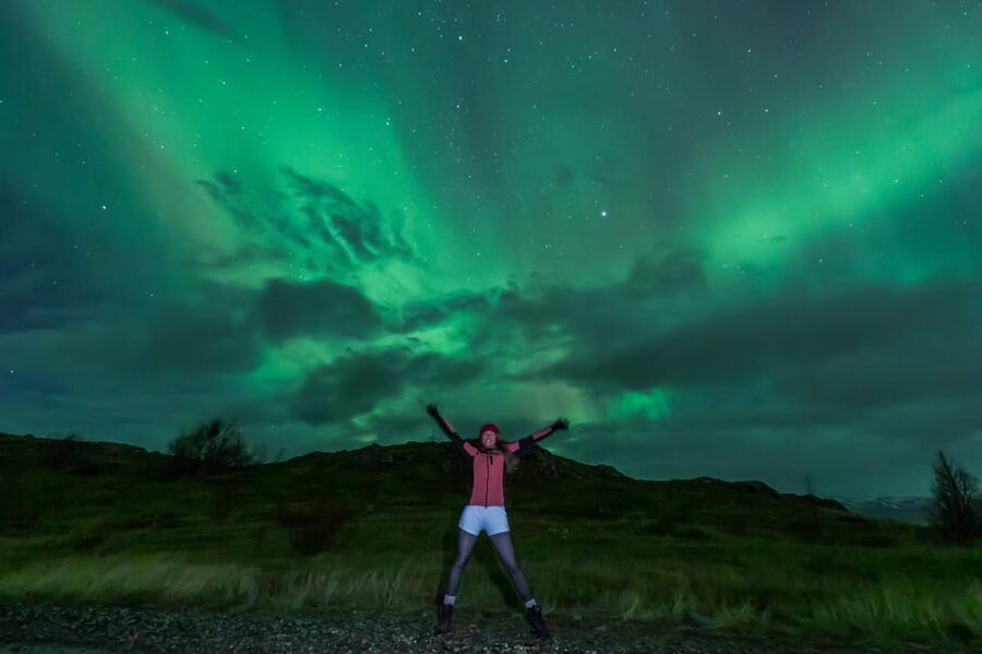 Northern Lights in Mini Bus, Photos, Hot Cocoa and Pastries - Compliment Photos and How to Get Them Without Struggling