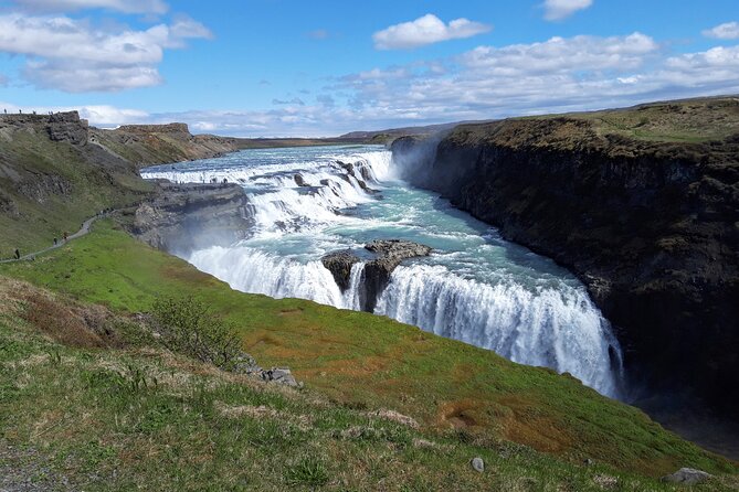 Private Golden Circle Tour with Airport Pick up - Stop 1: Keflavik airport pickup and luggage comfort