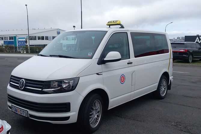 Private Transfer from Keflavik Airport to Reykjavik/surrounding - The ride itself: no sightseeing stops, but plenty of useful Iceland orientation