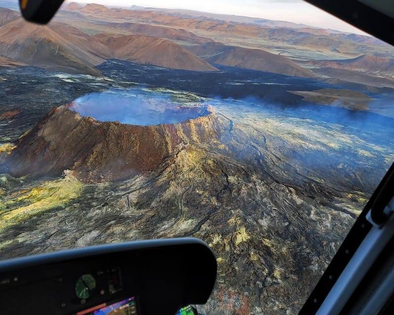 Reykjavik: 45-Minute Volcano Sightseeing Helicopter Tour - The pilot guidance is the difference between seeing and understanding