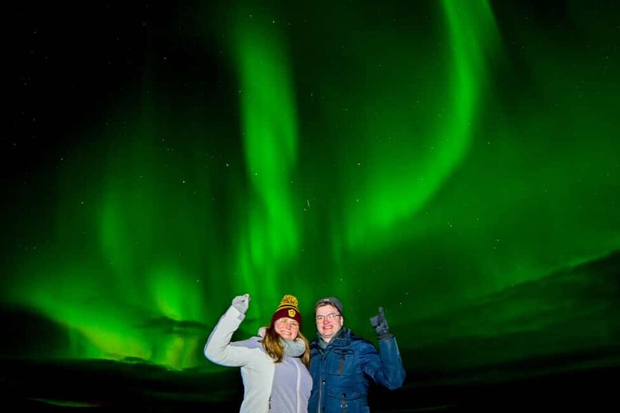 Reykjavík: 4x4 Minibus Northern Lights with Photo and Cocoa - Key things that make this Northern Lights tour work